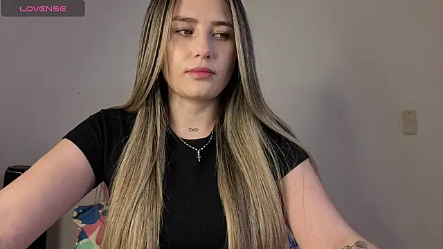 Snapshot of Veronika__Winslow_ chatting on 18, 11, 2025 Veronika Winslow online show from 18, 11, 2025