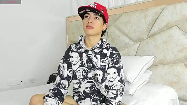 Snapshot of Thiago_Divine_ chatting on 18, 9, 2025 Thiago Divine online show from 18, 9, 2025