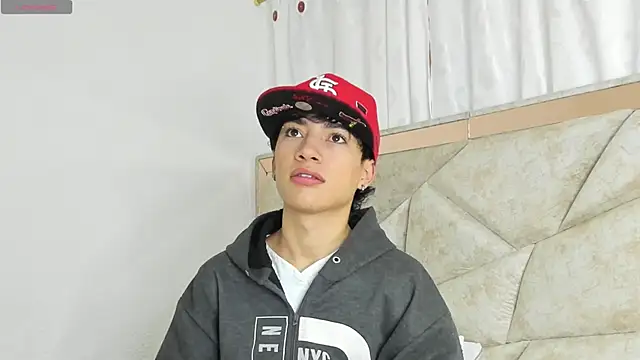 Snapshot of Thiago_Divine_ chatting on 17, 9, 2025 Thiago Divine online show from 17, 9, 2025