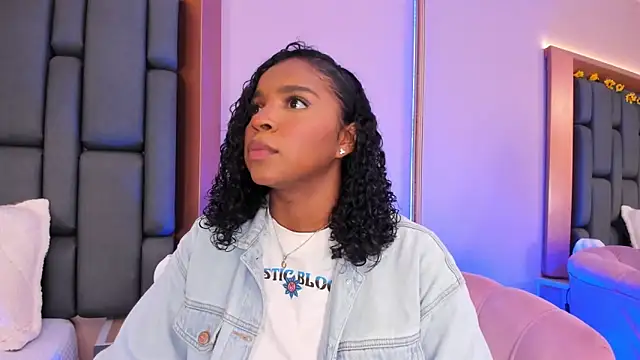 LisaMendez online show from 27, 11, 2025