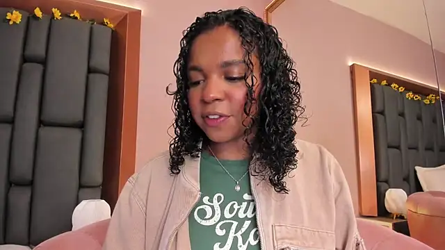 LisaMendez online show from 4, 12, 2025