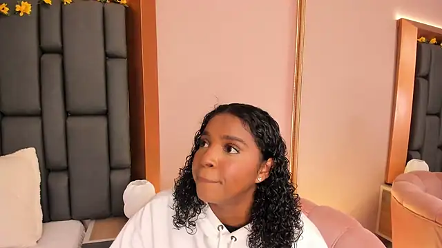 LisaMendez online show from 30, 11, 2025