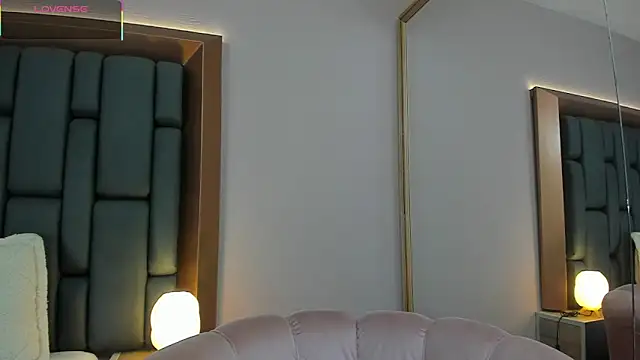 LisaMendez online show from 28, 2, 2026