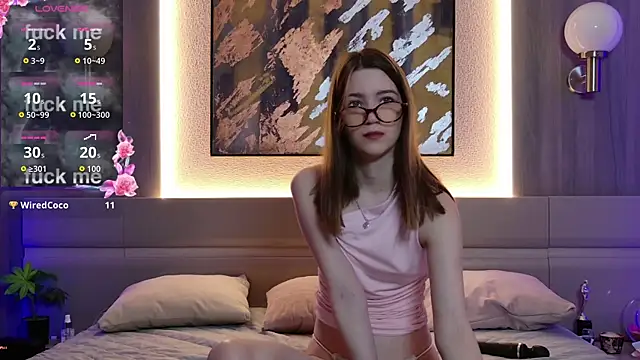 Snapshot of Alison_kisss chatting on 25, 11, 2025 Alison kisss online show from 25, 11, 2025