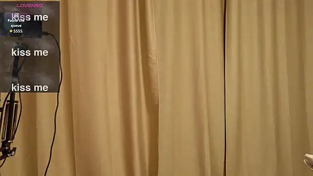 Snapshot of Alison_kisss chatting on 30, 10, 2025 Alison kisss online show from 30, 10, 2025