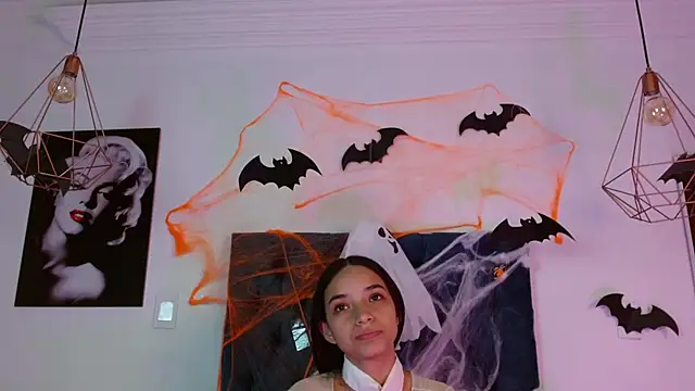 Snapshot of Lilith_Nocturne chatting on 27, 10, 2025 Lilith Nocturne online show from 27, 10, 2025