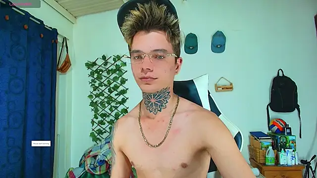 Snapshot of Gold_Loyal77 chatting on 28, 5, 2026 Gold Loyal77 online show from 28, 5, 2026