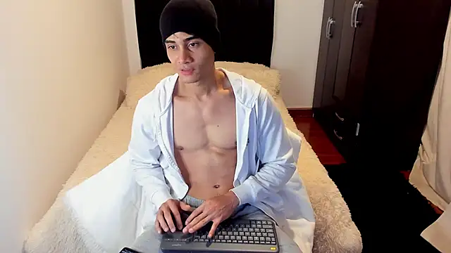 stylish men online show from 29, 9, 2025