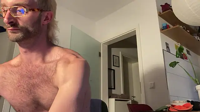 Snapshot of boy_ah_hoy chatting on 12, 6, 2026 boy ah hoy online show from 12, 6, 2026
