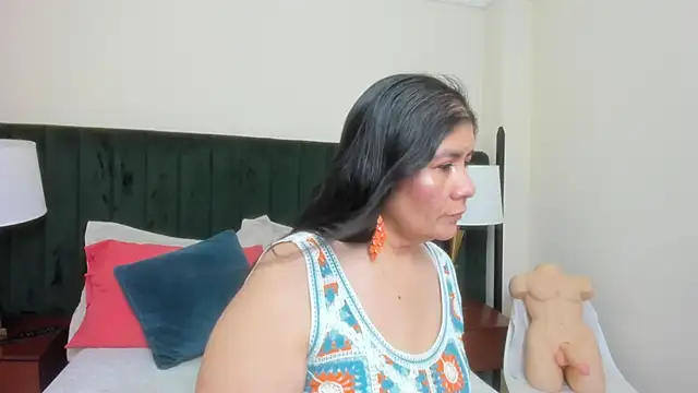 kiraGeiner online show from 18, 10, 2025