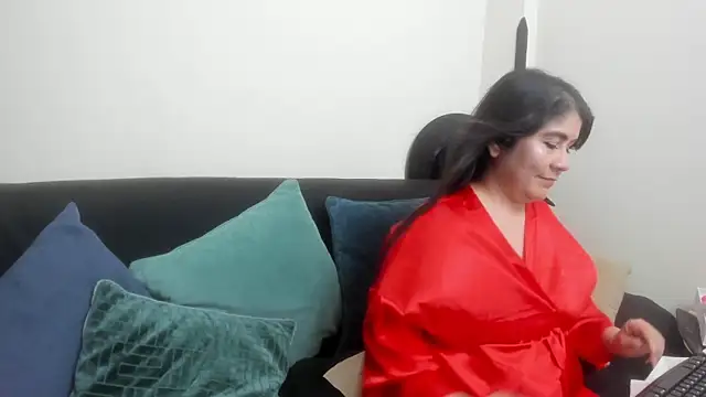 kiraGeiner online show from 10, 11, 2025