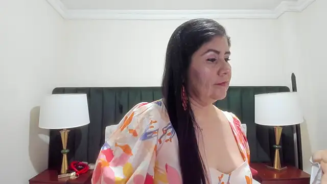 kiraGeiner online show from 16, 10, 2025