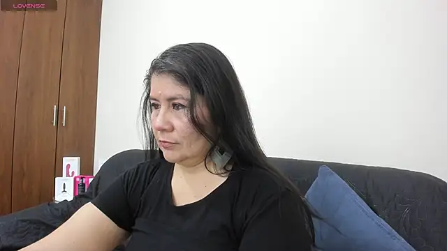 kiraGeiner online show from 26, 11, 2025