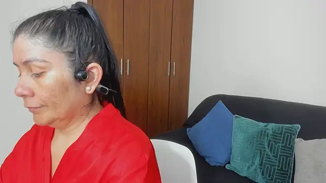 Snapshot of kiraGeiner chatting on 2, 7, 2026 kiraGeiner online show from 2, 7, 2026