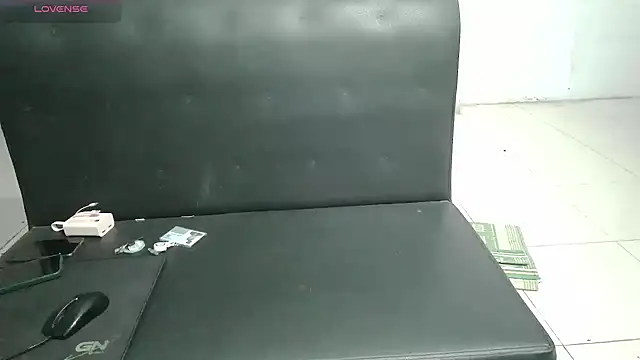 Owe chan online show from 4, 12, 2025