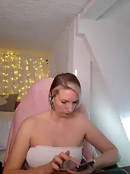 SexyJulia21 online show from 30, 12, 2024
