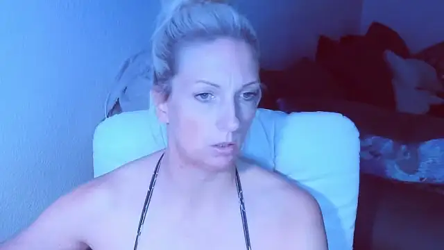 SexyJulia21 online show from 8, 6, 2026