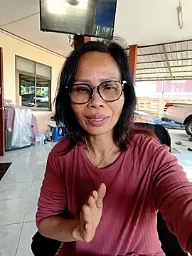 Mama Eva 1 online show from 2, 12, 2025