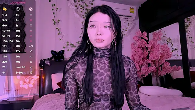 Lein Bone online show from 8, 11, 2025