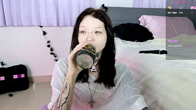Lein Bone online show from 17, 7, 2026