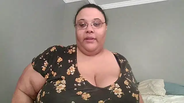 SexyBBW10790 online show from 5, 4, 2026