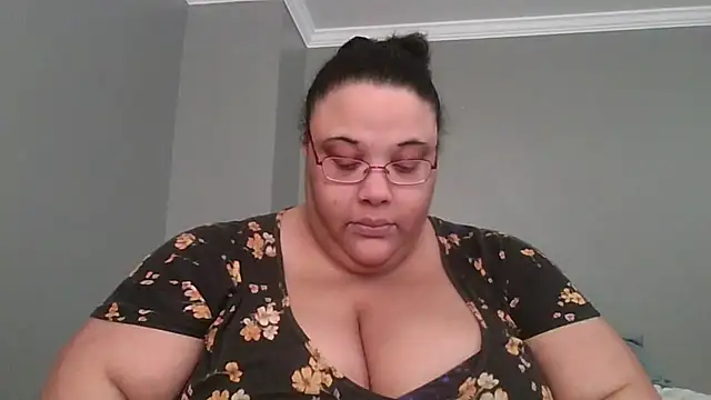 SexyBBW10790 online show from 24, 3, 2026
