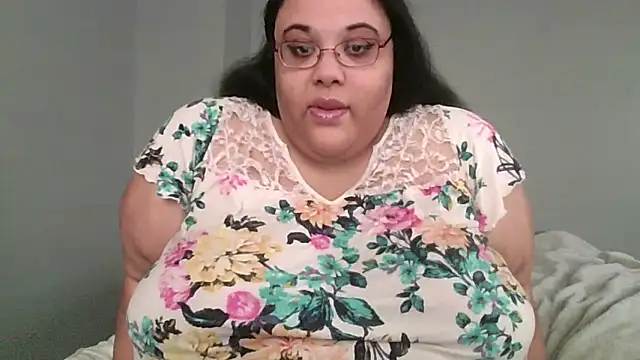 SexyBBW10790 online show from 21, 4, 2026