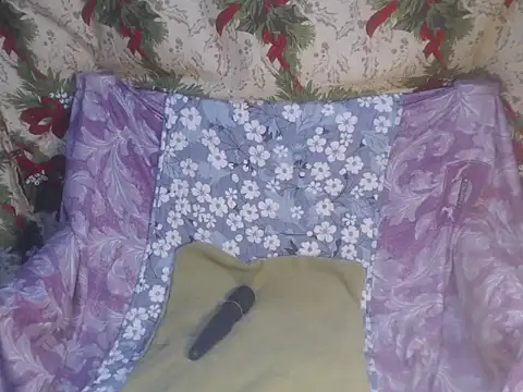 Snapshot of wild_rose69 chatting on 7, 1, 2026 wild rose69 online show from 7, 1, 2026