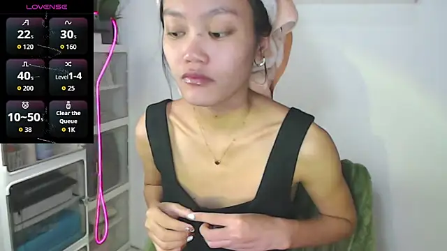 Snapshot of skinny_gracie chatting on 13, 5, 2026 skinny gracie online show from 13, 5, 2026