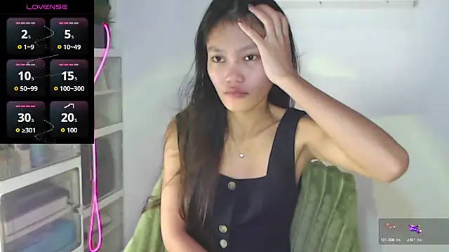Snapshot of skinny_gracie chatting on 7, 5, 2026 skinny gracie online show from 7, 5, 2026