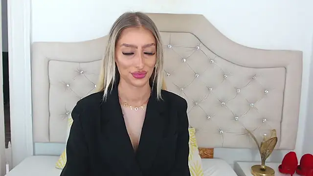 Snapshot of NatalieSensual chatting on 22, 12, 2025 NatalieSensual online show from 22, 12, 2025