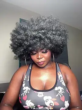 Snapshot of WomanNextdoor1 chatting on 4, 6, 2026 WomanNextdoor1 online show from 4, 6, 2026