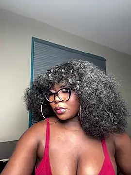 Snapshot of WomanNextdoor1 chatting on 26, 5, 2026 WomanNextdoor1 online show from 26, 5, 2026
