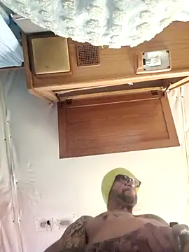 ShawnandDani7074 online show from 12, 4, 2026