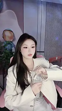 CAICAI BABY online show from 28, 11, 2025