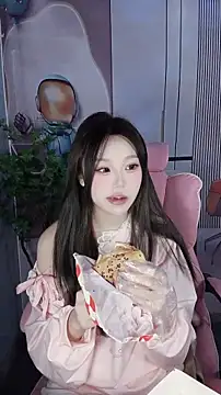 CAICAI BABY online show from 27, 11, 2025