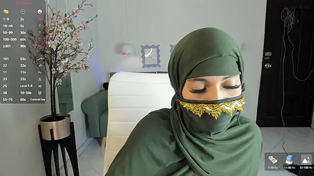 Snapshot of leila_whisper chatting on 10, 9, 2025 leila whisper online show from 10, 9, 2025