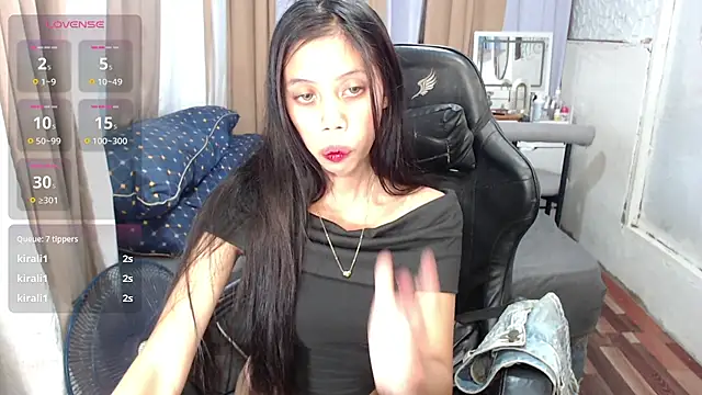 Snapshot of kourtneyluv_ chatting on 6, 7, 2026 kourtneyluv online show from 6, 7, 2026