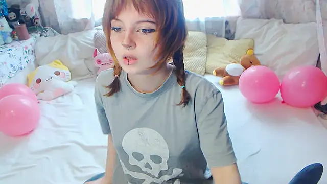Snapshot of sweet_mika18 chatting on 13, 6, 2026 sweet mika18 online show from 13, 6, 2026
