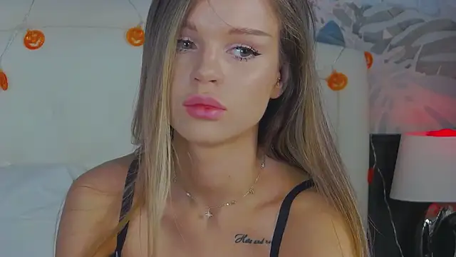 MarilynNova online show from 3, 11, 2025