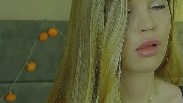 MarilynNova online show from 30, 10, 2025