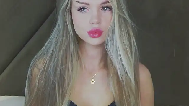 MarilynNova online show from 11, 4, 2026