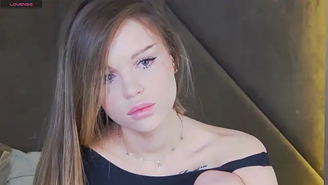 MarilynNova online show from 8, 11, 2025