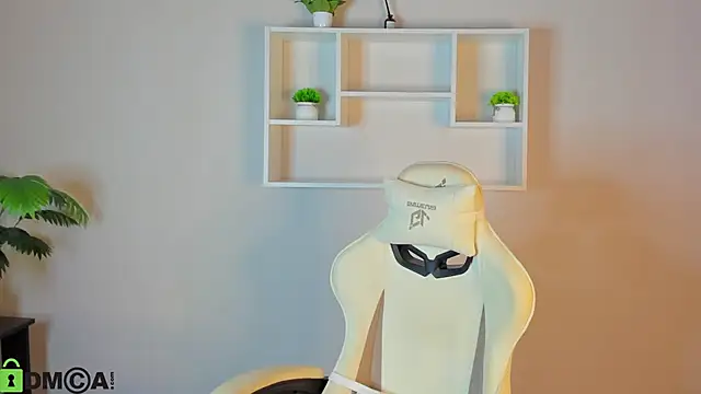 Snapshot of Allice_Cox chatting on 21, 10, 2025 Allice Cox online show from 21, 10, 2025