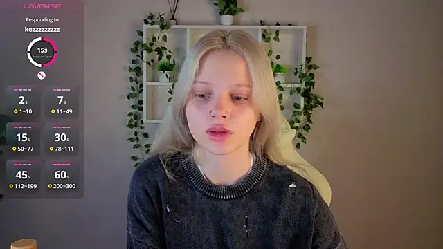 Snapshot of Allice_Cox chatting on 20, 11, 2025 Allice Cox online show from 20, 11, 2025