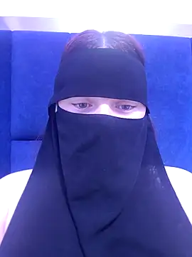 Snapshot of _Douna_-_ chatting on 13, 10, 2025 Douna - online show from 13, 10, 2025