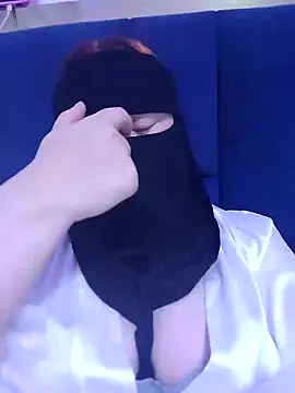 Snapshot of _Douna_-_ chatting on 19, 9, 2025 Douna - online show from 19, 9, 2025