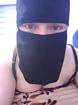 Snapshot of _Douna_-_ chatting on 9, 10, 2025 Douna - online show from 9, 10, 2025