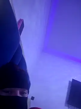 Snapshot of _Douna_-_ chatting on 23, 9, 2025 Douna - online show from 23, 9, 2025