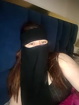 Snapshot of _Douna_-_ chatting on 9, 11, 2025 Douna - online show from 9, 11, 2025